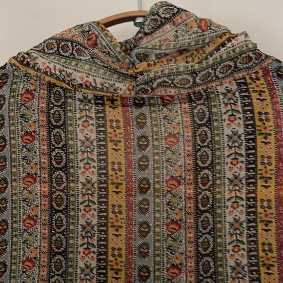 Anthropology “Tiny” shirt with long tie. - Picture 4 of 4